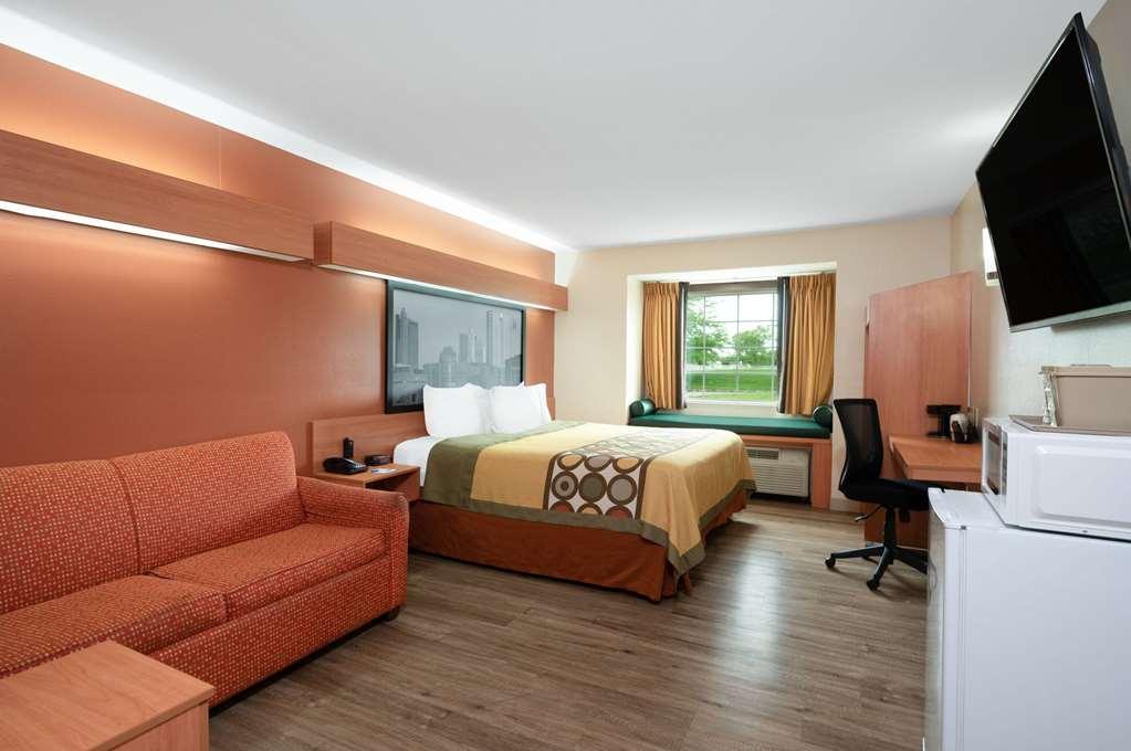 Super 8 By Wyndham Columbus West Hotel Room photo